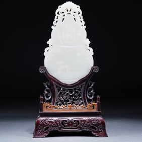 A beautiful Hetian jade screen