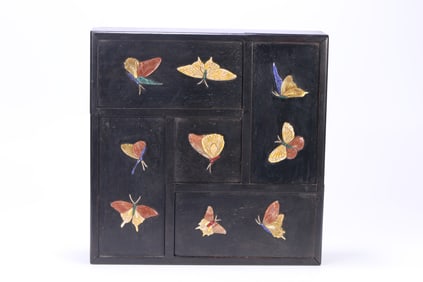 A piece of rosewood treasure embedded in a multi-pavilion storage box