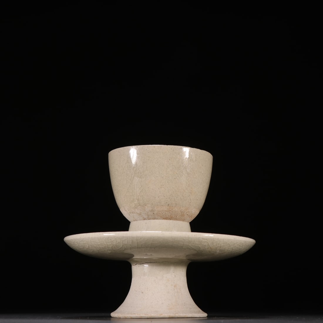 A set of white porcelain tea cups from the Tang Dynasty: White porcelain tea cup of the Tang Dynasty SIZE: H:12.2cm W:13.6cm (The Dimensions Of All Batches Are Manually Measured.If You Need More Detailed Information, Please Contact Our Customer Service Befo