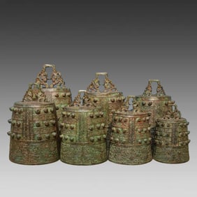 One set of bronze inscription chimes (seven)