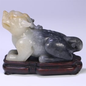 A beautiful Hetian jade blue and white seed material auspicious beast ornament