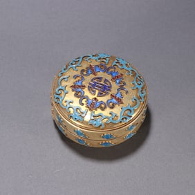 A silver-gilt blue bat pattern lid box from the Qing Dynasty