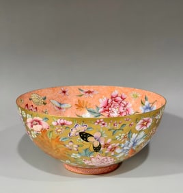 A piece of Jingdezhen Art Porcelain Factory Art Research Room Golden Di Ten Thousand Flowers