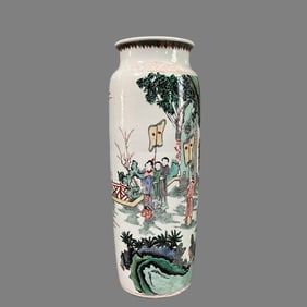 A simple vase of colorful characters in the Qing Dynasty