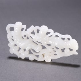 A beautiful Hetian jade flying carving