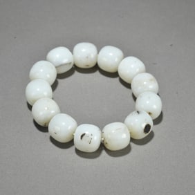 A beautiful Hetian jade seed material bracelet