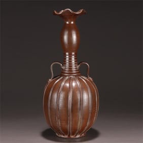 A double-line flower mouth vase with purple gold glazed lines of the Song Dynasty Ding kiln