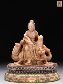 A piece of Qing Shangjun Shoushan hibiscus stone carving dragon Guanyin