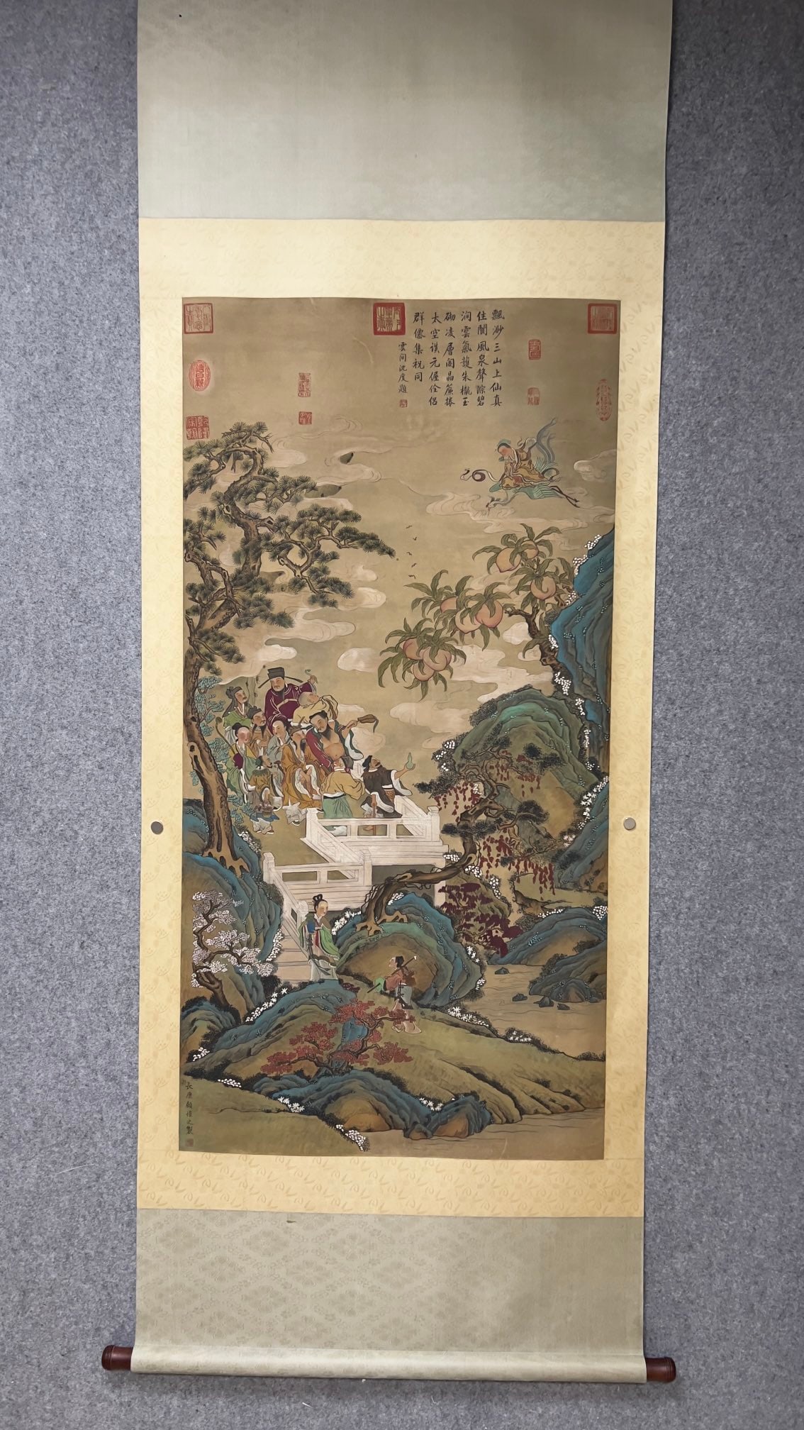 A figure painting of Gu Kaizhi: Gu Kaizhi's figure painting SIZE: Painting core"138×69cm (The Dimensions Of All Batches Are Manually Measured.If You Need More Detailed Information, Please Contact Our Customer Service Before Bidding