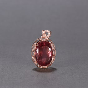 A silver-inlaid tourmaline pendant from the Qing Dynasty