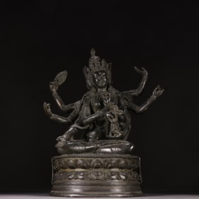 A bronze statue of the Qing Dynasty is better than the Buddha Mother