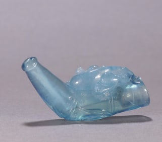 A Qing Dynasty aquamarine dragon pattern pipe