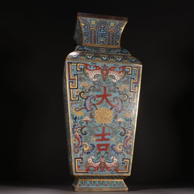 A pair of copper gilt cloisonné enamel colorful Daji vases in the Qing Dynasty