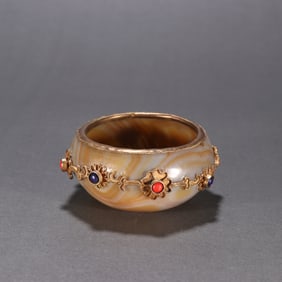 A piece of Liao gold agate gilt inlaid with gemstone water bowl