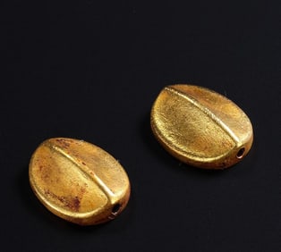A Qing Dynasty golden turtle back accessory