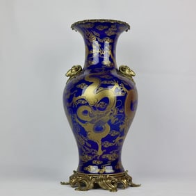 A sacrificial blue gold-painted dragon pattern inlaid copper lace amphora fishtail bottle