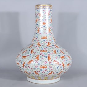 A Qing Guangxu pastel cloud bat pattern water chestnut bottle
