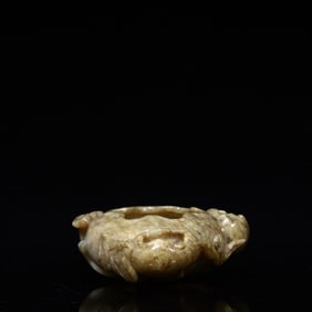 A Hetian jade pen lick
