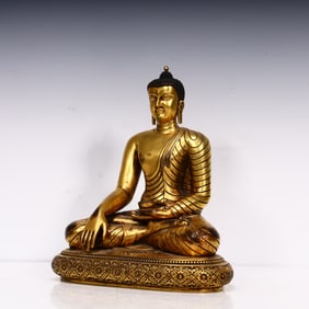 A piece of Qing Dynasty copper gilt Shakyamuni Buddha