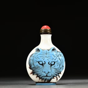 A glazed beast pattern snuff bottle