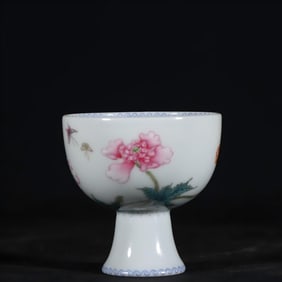 A Qing Dynasty Yongzheng pastel floral pattern goblet