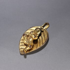 A piece of copper gilt Bodhi leaf prince Buddha