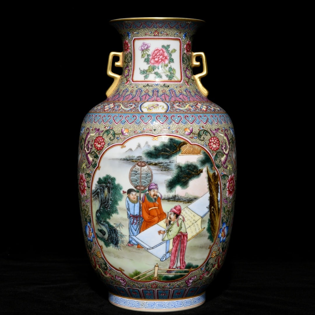 A Qing Qianlong Gu Yuexuan Heavy Industry Pastel Character Story Pattern Amphora: Qing Qianlong Gu Yuexuan Heavy Industry Pastel Character Story Pattern Amphora SIZE: H:31.5cm D:18cm (The Dimensions Of All Batches Are Manually Measured.If You Need More Detailed Information, Please