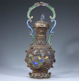 A sterling silver cloisonné gilt gilt window with a phoenix pattern of the Qing Dynasty nine-pin
