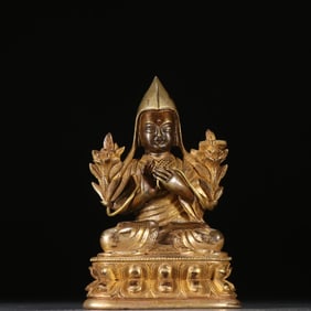 A bronze gilt statue of Tsongkhapa