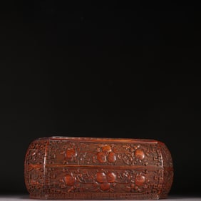 A Qing Dynasty Huanghuali dragon pattern lid box
