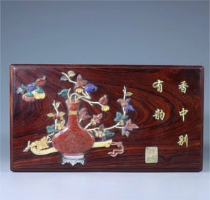 A beautiful sour branch wood treasure pattern box