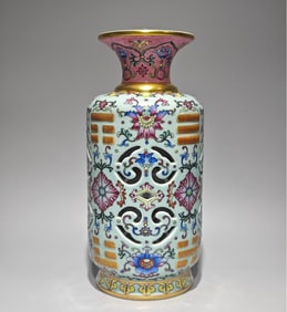A piece of Qianlong era of the Qing Dynasty enamel colored turquoise green gossip hollow fortune and