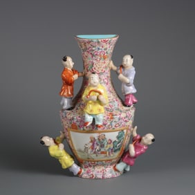 A pastel kaleidoscope five-son hanging bottle made in the Qianlong period of the Qing Dynasty