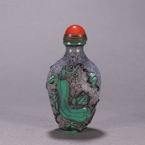 A piece of Qing Dynasty glazed set fetus snuff bottle