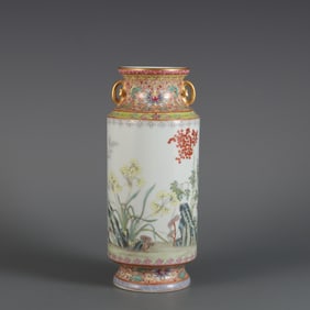 A pastel Zhilan jade tree pattern amphora bottle made in the Qianlong period of the Qing Dynasty