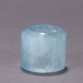 A piece of Qing Dynasty aquamarine finger