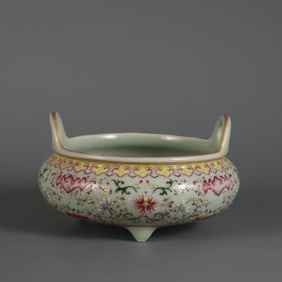 A bean blue glaze made in the Qianlong period of the Qing Dynasty with pastel entwined lotus amphora