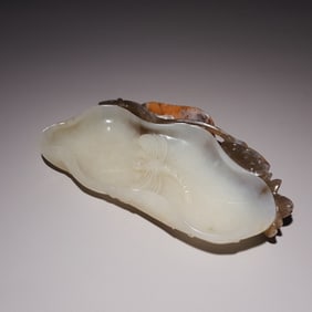 A piece of Hetian jade is clean and clean