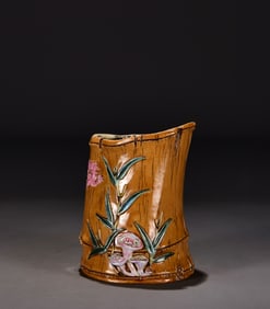 A Qing Qianlong elephant porcelain bamboo pen holder