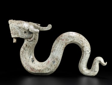 A Hetian jade carving dragon ornament