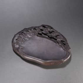 A Qing Dynasty Duanshi cloud dragon pattern inkstone