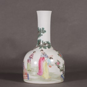 A piece of Qing Yongzheng year powder vegetable maid picture rattle bell