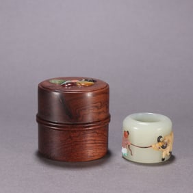 A Qing Dynasty Hetian jade inlaid treasure character story finger belt box