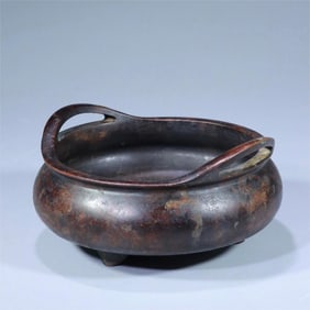A Qing Dynasty bridge ear furnace