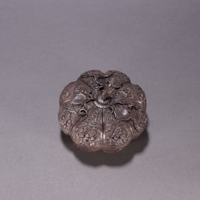 A piece of Qing Dynasty sterling silver baby play picture pumpkin lid box