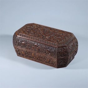 A beautiful yellow rosewood carved dragon pattern offering box