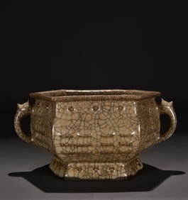 A Song Ge kiln six-sided amphora Bagua furnace