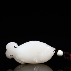A Hetian jade small fish handle piece
