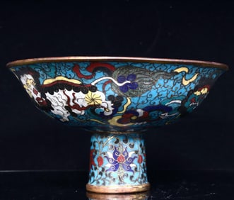 A Qing Dynasty cloisonné tall bowl
