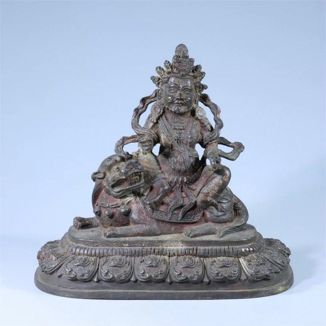 A bronze God of Wealth ornament of the Qing Dynasty: The bronze God of Wealth ornament of the Qing Dynasty SIZE: H:17.5cm L:18.8cm W:9.7cm W:932g (The Dimensions Of All Batches Are Manually Measured.If You Need More Detailed Information, Please Contact 
